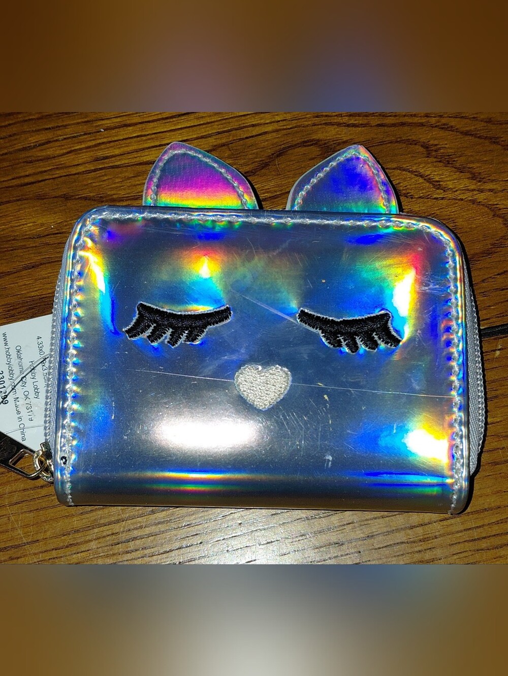 Orityle Eilova shiny holographic cat face short wallet, NWT